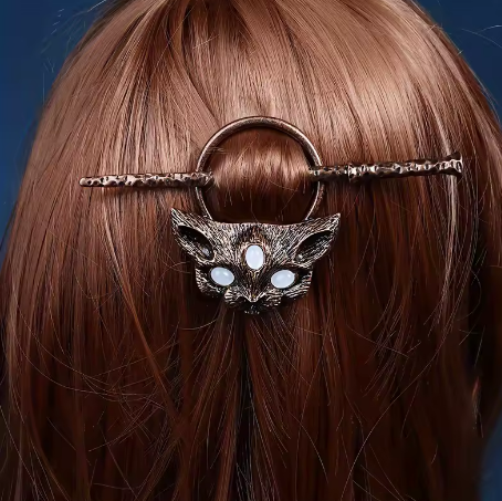 Evil Fox Hair Pin