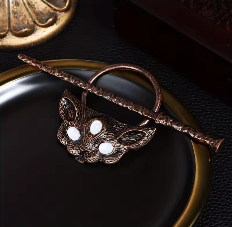 Evil Fox Hair Pin