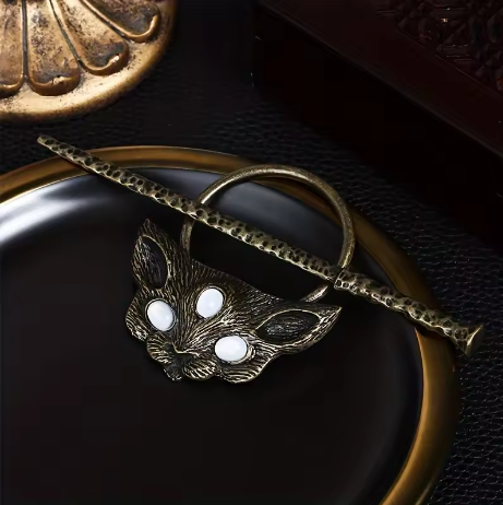 Evil Fox Hair Pin